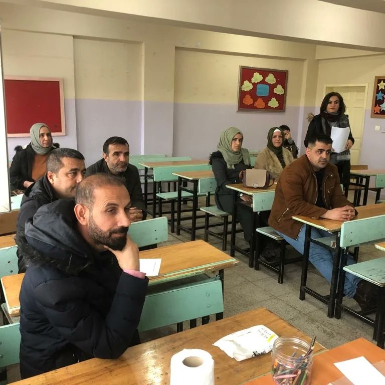 KayapRam's tweet photo. Kayapınar Ram olarak rehber öğretmeni olmayan okullarda öğretmen, veli ve öğrencilere yönelik psikososyal destek çalışmalarımızi gerçekleştirmeye devam ediyoruz @tcmeb @Murat4Kucukali @Kayahansubasi @kayapinarmem https://t.co/jOOTpaOpAk
