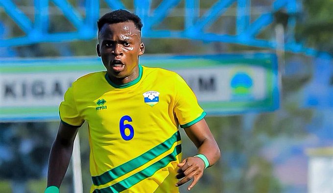 isangostar's tweet photo. Rubanguka Steve ntagikinnye umukino w’u #Rwanda na #Benin ubanza
Kuri ubu ari i Kigali aho yaje kwifotoza kugirango ashakirwe passeport iyo yarafite yararangiye.
Steve azifashishwa ku mukino wa kabiri uzabera i Huye
Kurikira ikiganiro #isangomorningsports kuri Radio Isango Star https://t.co/eZqYYeS2PX