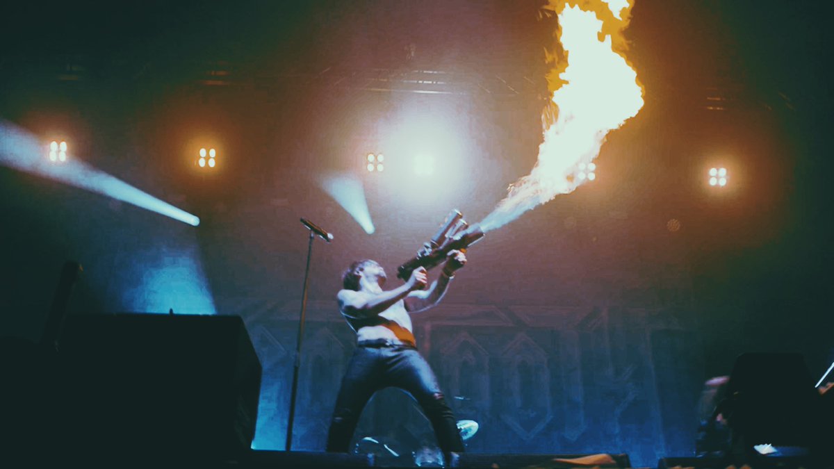 jawmidnight's tweet photo. @BEARTOOTHband at @OVOArena the other night (RED video frames) #beartoothband https://t.co/hgjzTqjg1W