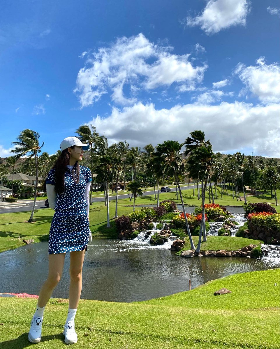 Irish59780106's tweet photo. 去年の夏に習ったばかりのゴルフ

自分が知っていると主張する勇気もない

まだ勉強と模索が続いているからです

しかし、この運動は見た目ほど簡単ではない

棒を振ってボールを穴に入れる運動だけです

しかし、どんな小さな変化でも効果は違います

同じです https://t.co/B6cp8fSFP7