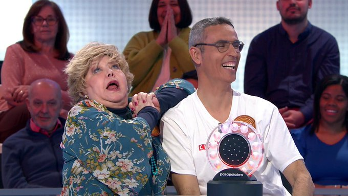 blvcom's tweet photo. 🔠​ La emisión de @PasapalabraA3 de ayer congregó a 2.422.000 espectadores y alcanzó el 20.9% de cuota. 

➡️ El concurso presentado por @RobertoLealG en @antena3com firmó 4.845.000 ESPECTADORES ÚNICOS (AA) #Pasapalabra 

#Audiencias 📺 📊 https://t.co/NPKXurWczI