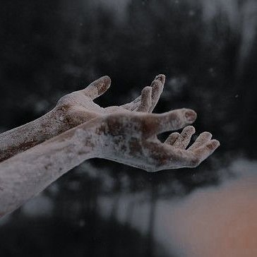 EN_READS's tweet photo. [#EN_READS]
— #ENPROMPTS 034

From these pictures, what au prompts can you come up with? QRT your ideas! https://t.co/Wkk18IgrMr