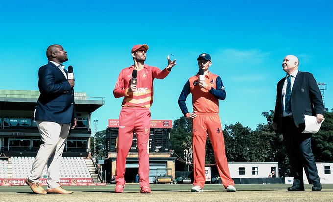 ZTNPrime's tweet photo. TOSS UPDATE: @KNCBcricket  won the toss and elected to bowl in the first #ZIMvNED ODI at Harare Sports Club!

#GetThePicture #Zimbabwe #ZIMvNED #ICCSuperLeague #FillUpHSC https://t.co/D45Ldj7R6w