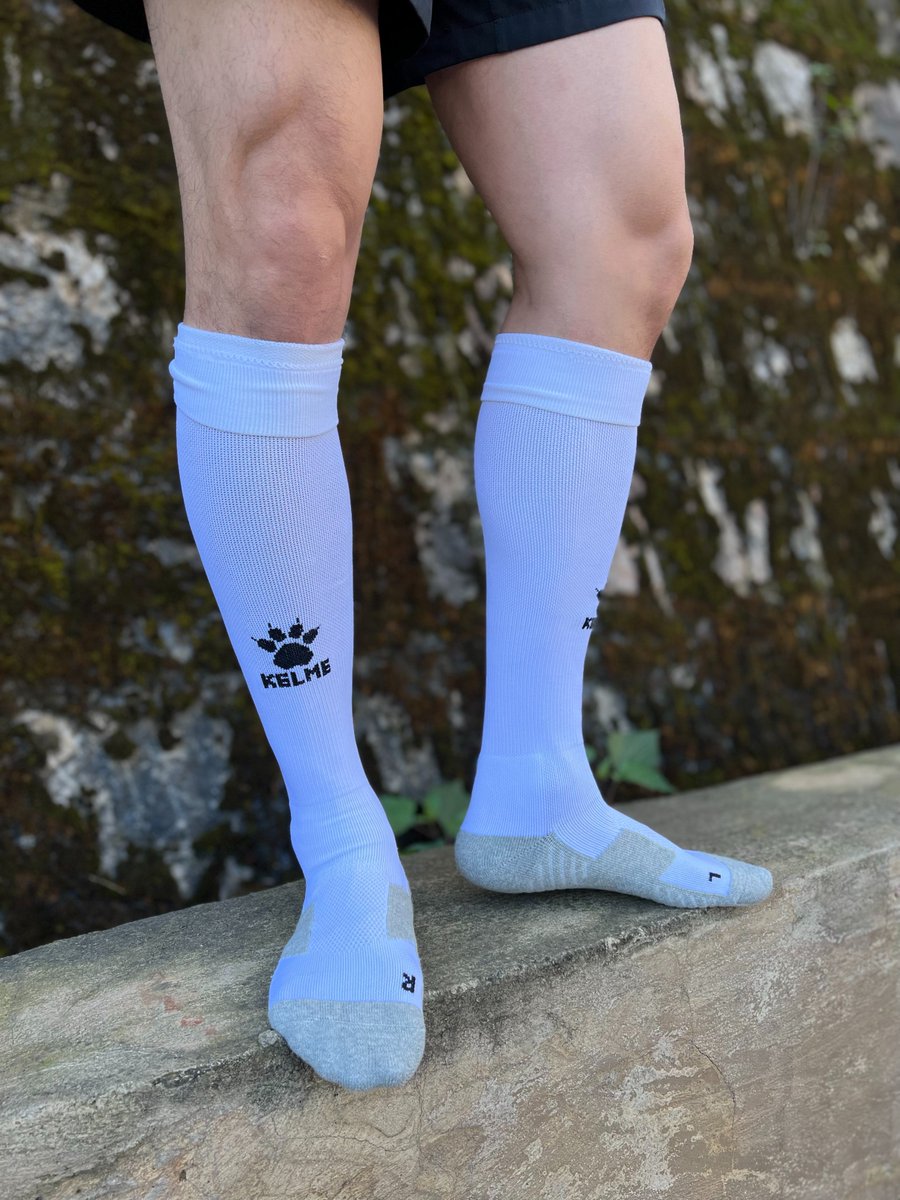 足球袜._.艺术家 tweet media