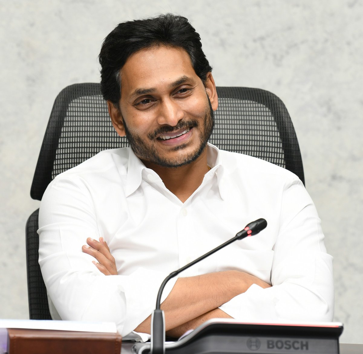 AndhraPradeshCM's tweet photo. స్కూలు పిల్లలకోసం గోరుముద్దలో భాగంగా వారంలో ౩ రోజులపాటు రాగిజావ. కార్యక్రమంలో శ్రీ సత్యసాయి ట్రస్టు భాగస్వామ్యం. క్యాంపు కార్యాలయం నుంచి ప్రారంభించిన సీఎం శ్రీ వైయస్‌. జగన్‌. రాగిజావకోసం ఏడాదికి రూ.84 కోట్లు ఖర్చు. గోరుముద్ద ఖర్చు ఏటా రూ.1910 కోట్లకుపైనే. https://t.co/oatEbIMKvC