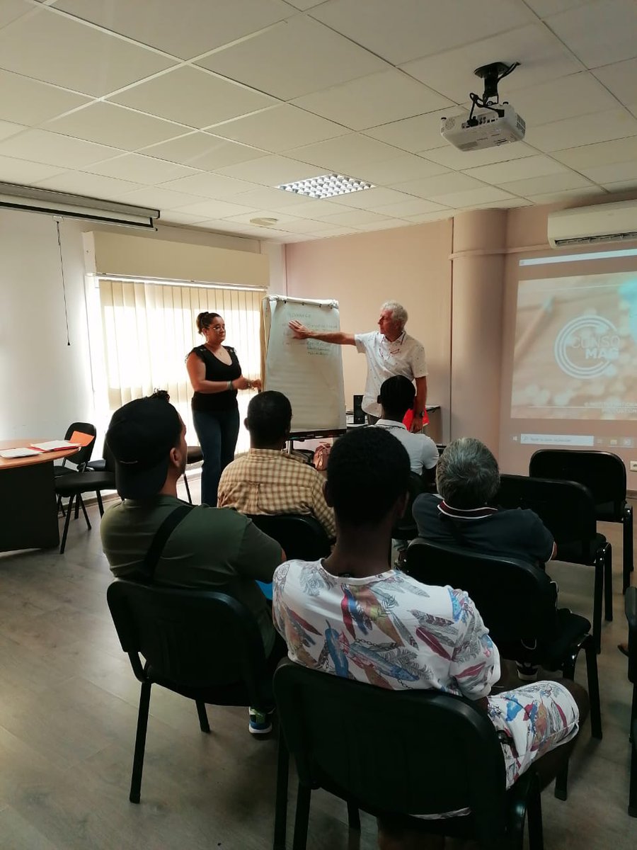 C'est parti pour l'atelier de sensibilisation  à la gestion d'un budget  avec le point budget conseil de Saint-Paul dans le cadre de la  semaine de l'éducation financière  @poleemploi_Run