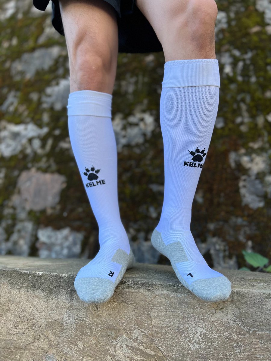 足球袜._.艺术家 tweet media