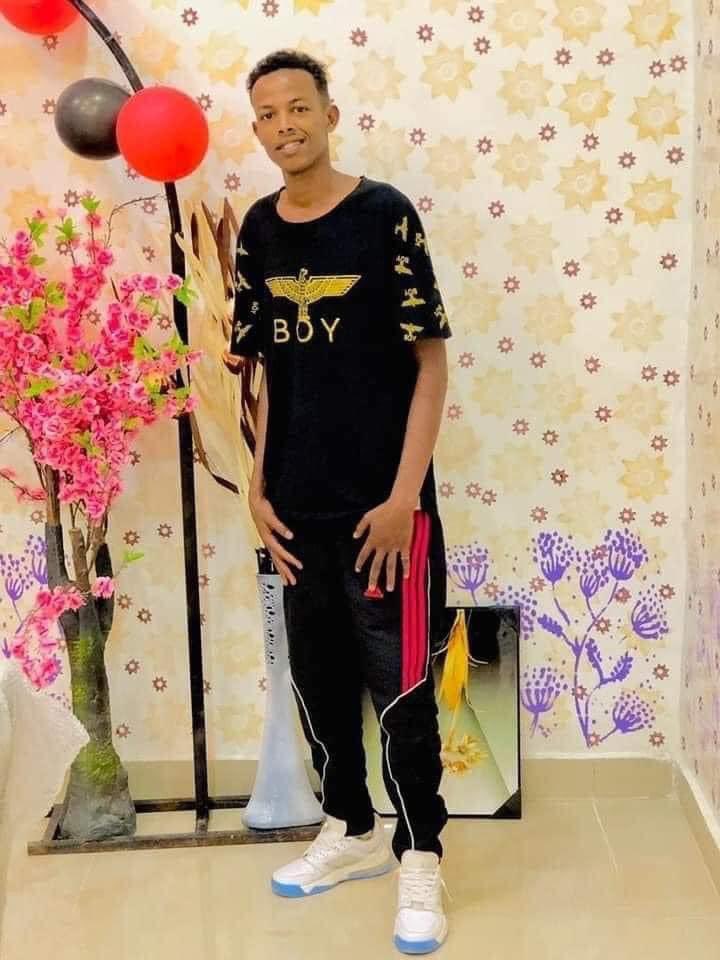 EIshmael_'s tweet photo. In a tragic incident this morning, a young man named Abdullahi Ali Ahmed was killed by a Somaliland soldier in Hargeisa. According to reports, the motive behind the murder was a tribal revenge related to the ongoing war in Laascaanood.

Abdullahi, a student living in Hargeisa, was targeted because of his origins in Laascaanood. The soldier allegedly identified him as a member of a rival tribe and killed him in cold blood