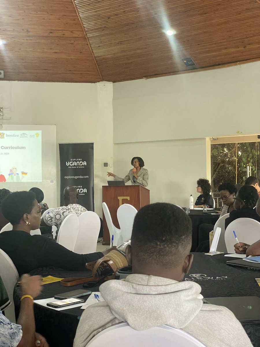 ugandauncovered's tweet photo. In a digital marketing training at @FairwayHotelKla under the CBI project; Transforming Uganda Tourism

@LillyAjarova says “We have redefined our brand to #ExploreUganda because we don’t want tourists anymore, we want travelers”

What’s the difference and characteristics of each? https://t.co/KziuCSoaHX