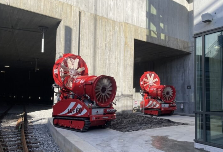 DeutschlandLuf's tweet photo. LUF 60 Power Blower Leistungstest
#luf60 #feuerwehr #löschroboter #firefightingrobot #löschunterstützungsfahrzeug #einsätze #einsatzfw #brand #Norwegen #powerblower
https://t.co/8mg2c7Vgtu https://t.co/6ruvIUb4eU