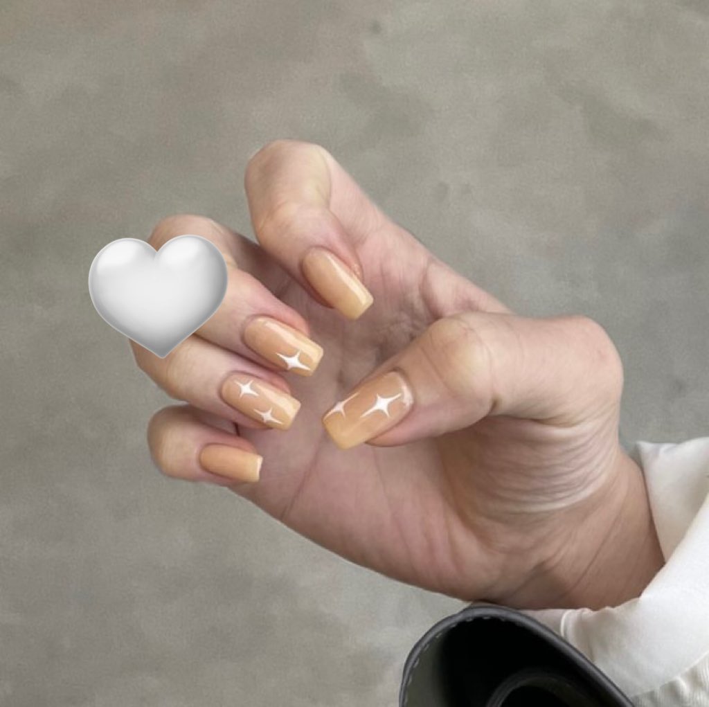 早速ネイル行ってきたけどやっぱ都会なだけあってオシャレな店多くて感動した札幌最高