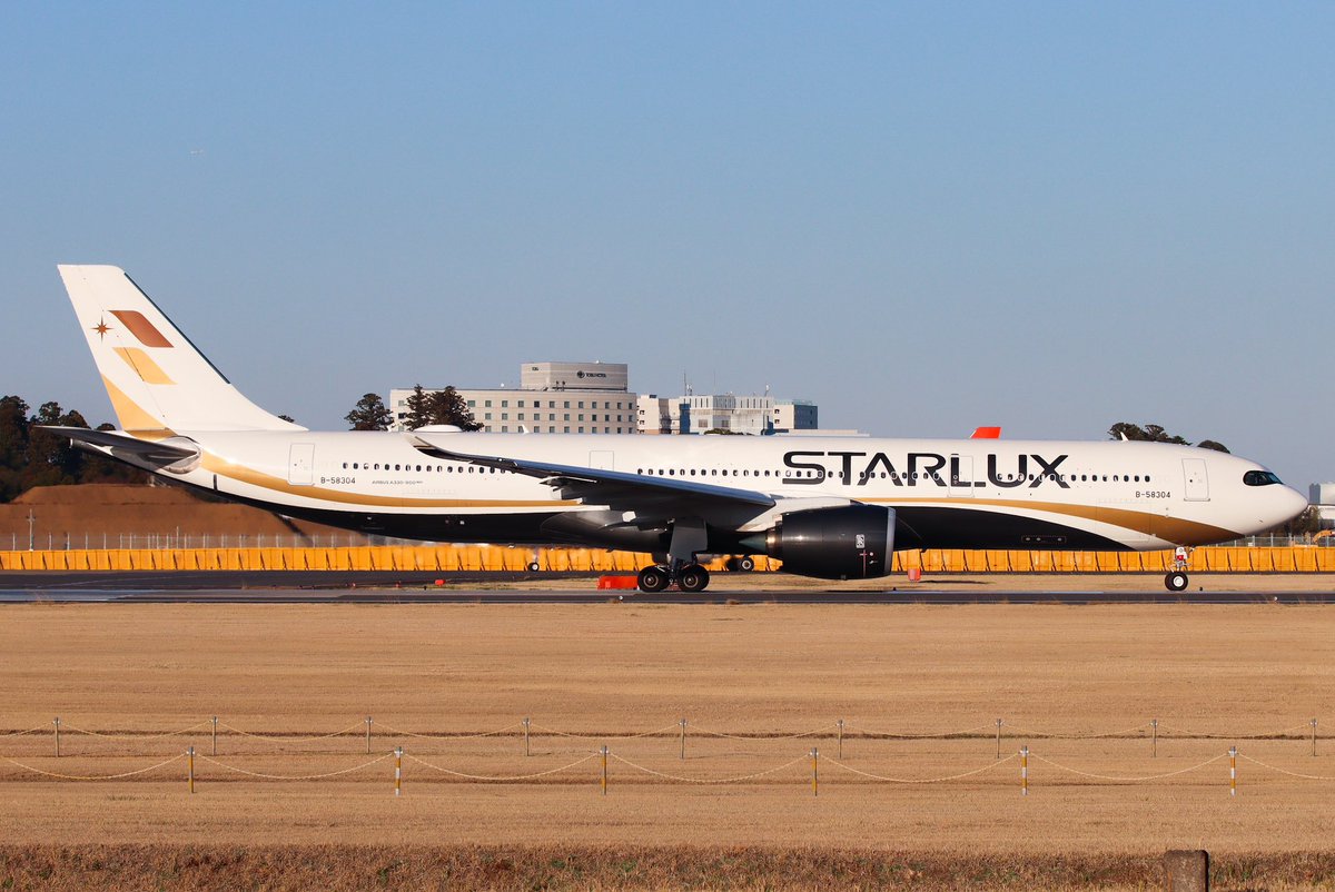 2023/03/19 RJAA/NRT
Starlux/JX805
AirbusA330-941  B-58304

こちらも好条件で。