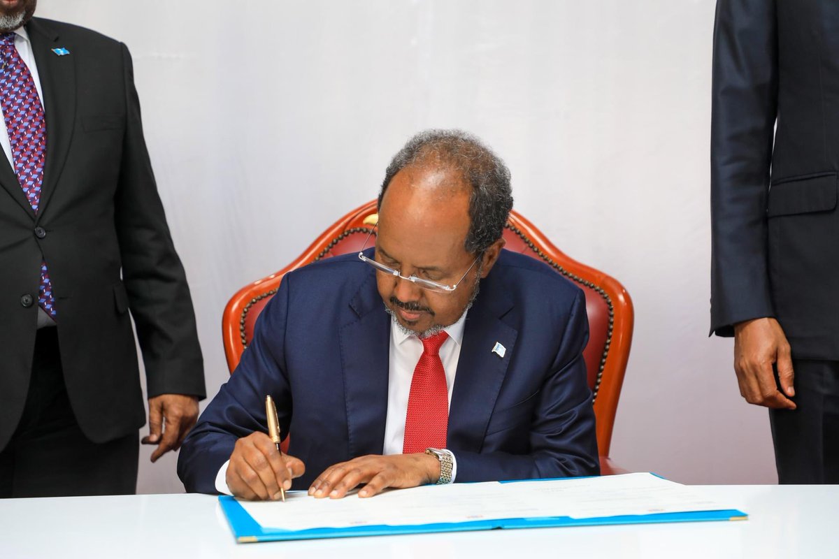 MoDugoow's tweet photo. In order to foster trust &amp; strong relationships between all parties involved - the government, its people &amp; international partners- it is essential to have rules and regulations that can protect everyone's rights and interests. #Somalia @TheVillaSomalia @HassanSMohamud @SomaliPM https://t.co/D07jdRNM9R