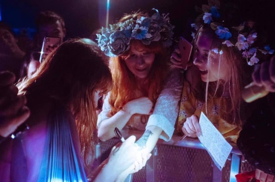 highasnope's tweet photo. The times I saw Florence are some of the best experiences I have from my life. At these shows I met people who became my closest friends, made memories which became so treasured, and have wild stories to be remembered by. What happened to holding on to each other? https://t.co/zOlpo8NAQ7