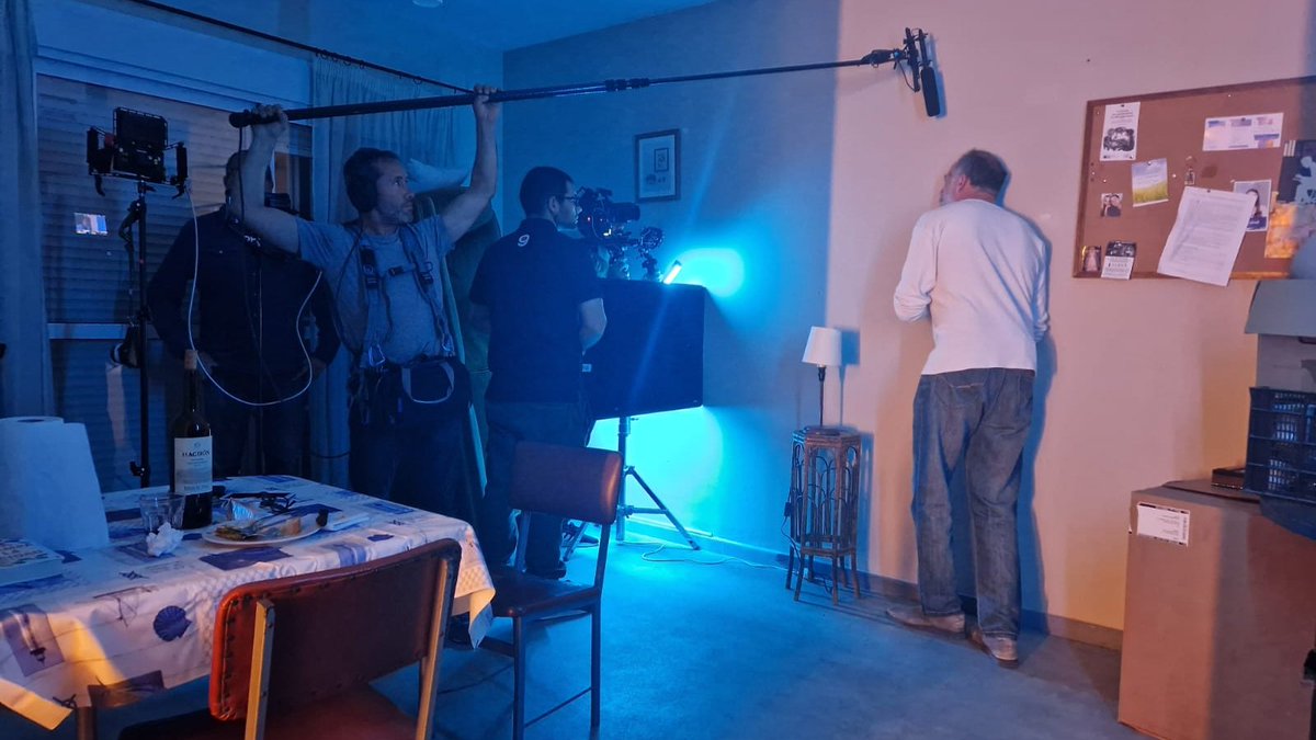 asociacionTESA's tweet photo. La semana pasada finalizó el #rodaje de No tardes, dirigido por David el Águila y protagonizado por Daniel Albaladejo. Este proyecto ganó el premio Kiko Medina al mejor proyecto de producción de #cortometraje en el pasado Festival Internacional de CINE DE ALMERÍA @festivalmeria https://t.co/jLMEXGWcg3