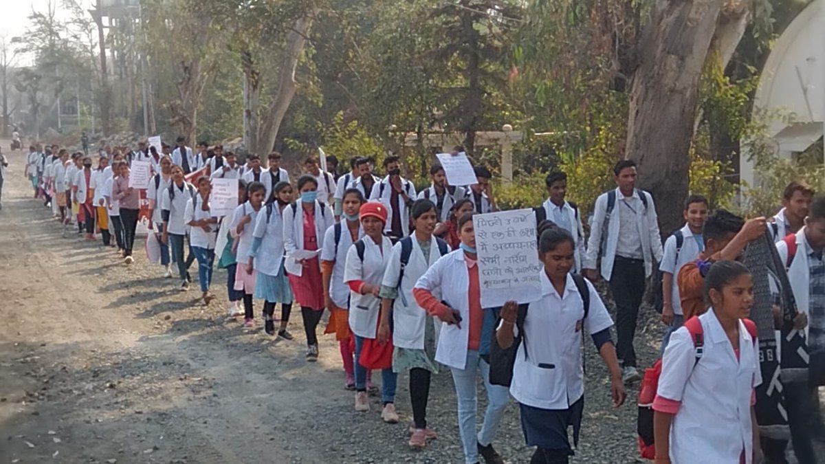 VarshaJ61356179's tweet photo. We want promotion.
#BscNursingऔर_पैरामेडिकल_छात्रों_को_जनरल_प्रमोशन_दिया_जाए
#MPMSUमे_व्याप_तमाम_अनियमितताओं_को_दुरूस्त_किया_जाए
@MPMSU
@ChouhanShivraj 
@VishvasSarang
@INCIndia
@drnarottammisra https://t.co/QduMRcO9pg