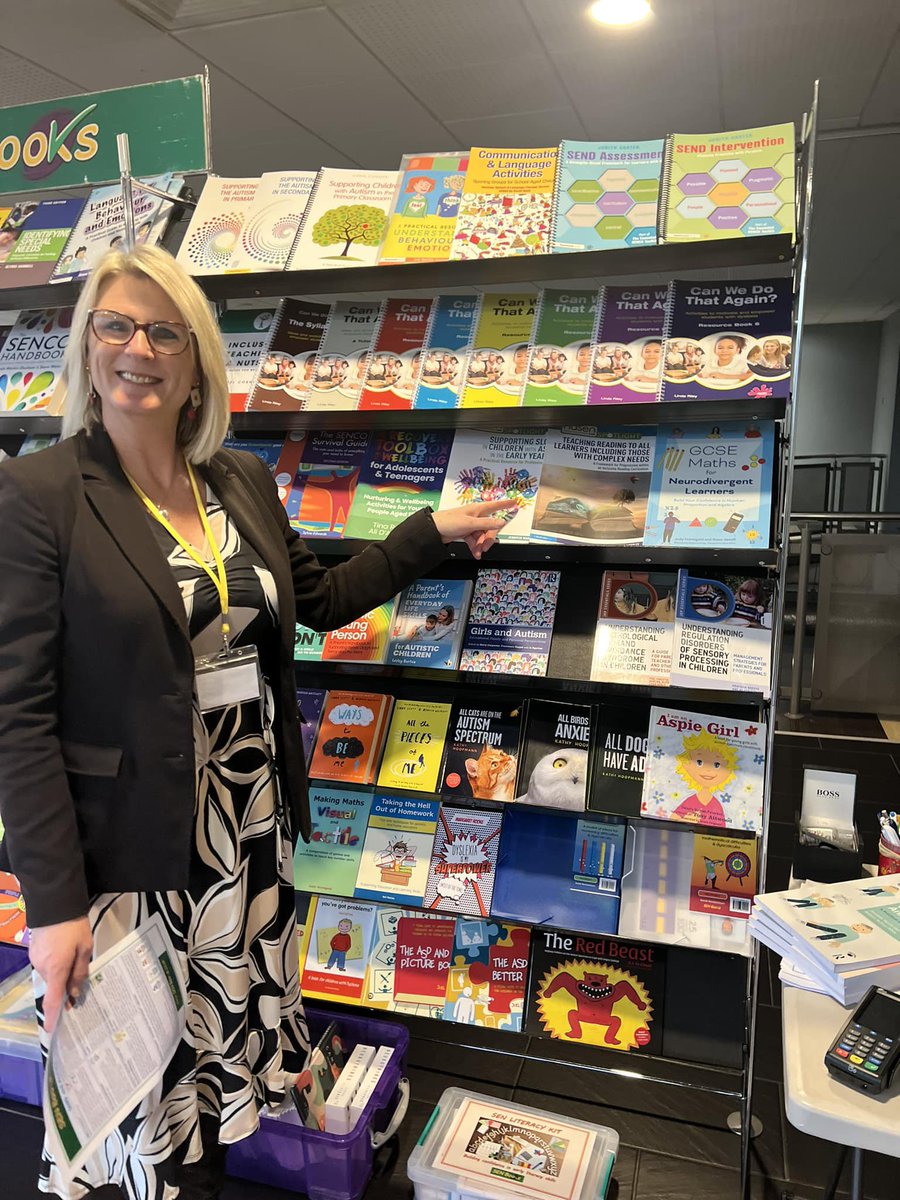 It’s out, my first book! 

Happy reading everyone 🤩 please send me a photo of my book out and about in your homes, work places and within the wild 🙌 
See you later for the book launch 
Please use the #teachingreadingtoall hashtag when posting 😊

<a href="/SpeechmarkPub/">Speechmark</a> <a href="/ClareAshy/">Clare Ashworth</a>