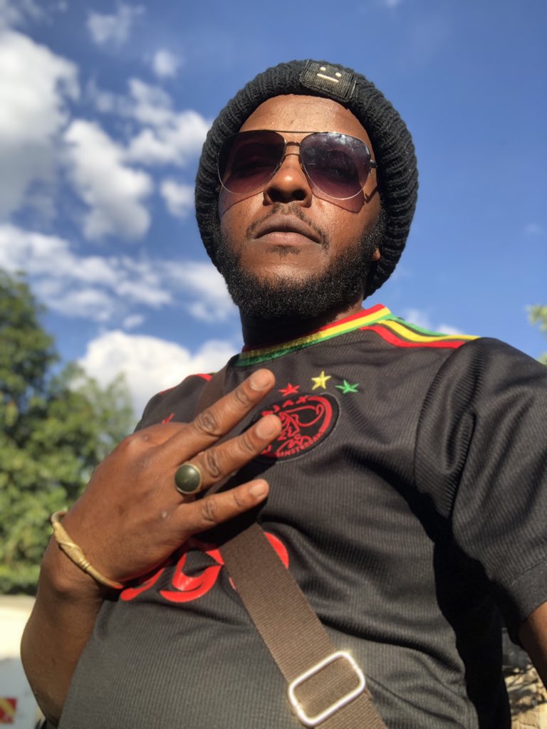 SoundsOfRiley's tweet photo. Twinkle twinkle little stars singles are the Superstars. 🌠 
#Soundsofriley #GoodvibesfestivalKenya #Alphawaveent https://t.co/WnSMmdQFeV