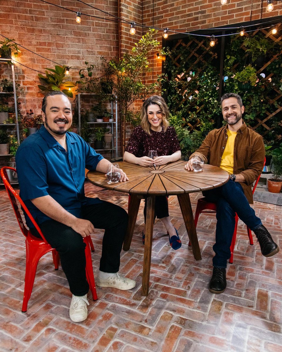 Up now! Mixing it up with miso, <a href="/adamliaw/">Adam Liaw</a> &amp; <a href="/IvanComedy/">Ivan Aristeguieta</a> on #thecookup @sbsfood ✨
📸 @kittigould