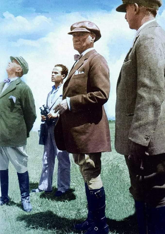 IlhamogluErcan's tweet image. AŞK Dedi,🇹🇷️🇹🇷️🇹🇷️
MUSTAFA dedim
Sevda Dedi
Kemal dedim
Vatan dedi,
#ATATÜRK dedim
Ya ölüm dedi...
Olacaksa;
#YOLUNA Olsun dedim❗