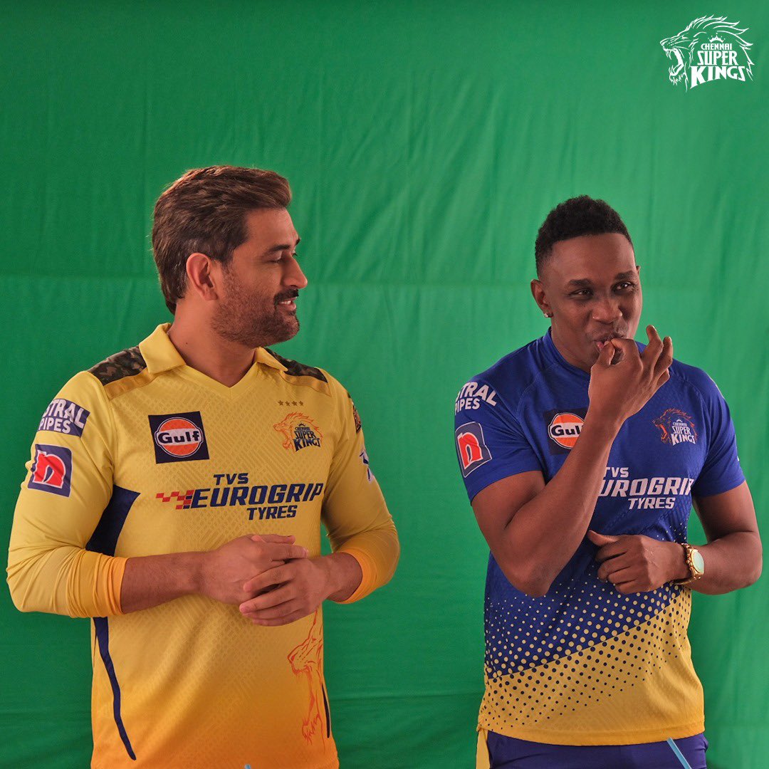 ChennaiIPL's tweet photo. How to #WhistlePodu : A Thala Masterclass! 🥳

#Yellove 🦁💛 @TheIndiaCements https://t.co/Yn9sJmOqsN