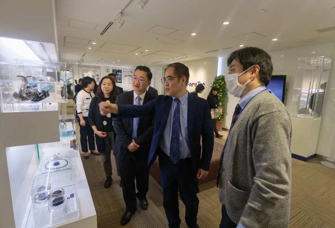 QiantangVision's tweet photo. From March 15 to 18, delegates from #Qiantang visited several enterprises in Japan including the @asahikasei_hp and Ferrotech Holdings Corporation, aiming to attract investment💰 and promote cooperation🤝 between Qiantang and businesses in Japan. #QiantangDevelopment https://t.co/jyS9NtV12q