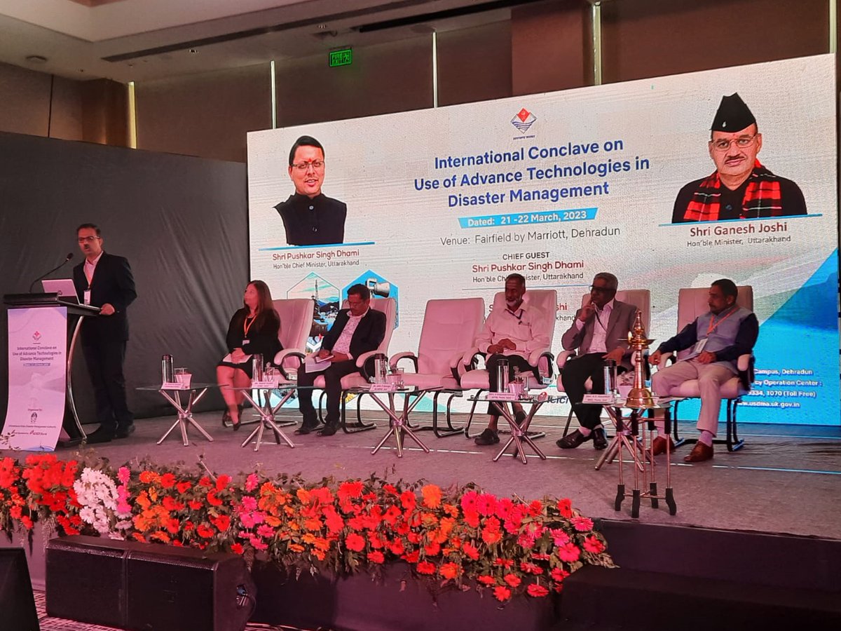 SkymetWeather's tweet photo. AVM GP Sharma (Retd.) demonstrated how a company could harness advanced technologies for effective disaster management at the International Conclave on the use of Advance Technologies in Disaster Management organized by Uttarakhand State Disaster Management Authority.

#usdma https://t.co/mXm9fcJ01i