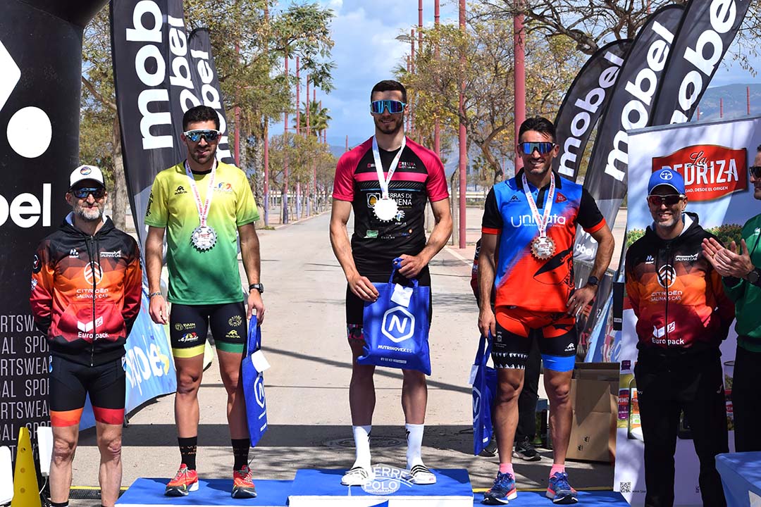 LaPEDRIZAFJ's tweet photo. ACEITES LA PEDRIZA ha querido apoyar como en otras ocasiones el deporte base, colaborando en el X Duatlón M1 Salinas Car organizado por el club🚴♂️
@c.t.mr1salinasca
Aportando Aceitunas Negras y Aceite de Oliva Extra Virgen
https://t.co/kAI33VlQcr
#Aceitedeoliva #fjsanchez https://t.co/2pEAbn6a3h