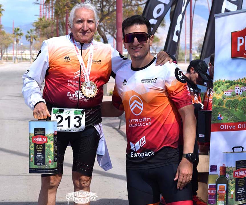LaPEDRIZAFJ's tweet photo. ACEITES LA PEDRIZA ha querido apoyar como en otras ocasiones el deporte base, colaborando en el X Duatlón M1 Salinas Car organizado por el club🚴♂️
@c.t.mr1salinasca
Aportando Aceitunas Negras y Aceite de Oliva Extra Virgen
https://t.co/kAI33VlQcr
#Aceitedeoliva #fjsanchez https://t.co/2pEAbn6a3h