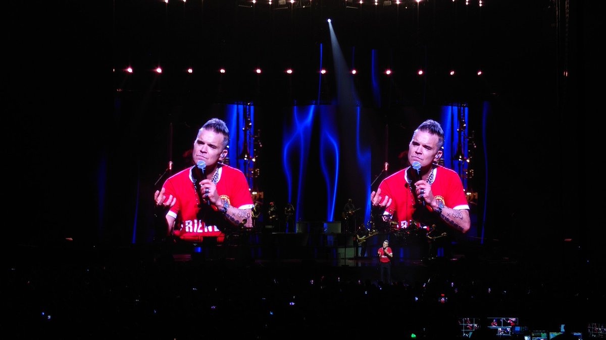 thezooniverse's tweet photo. #RobbieWilliams - Accor Arena Paris - 20/03/23 https://t.co/AogN8Mqdz0