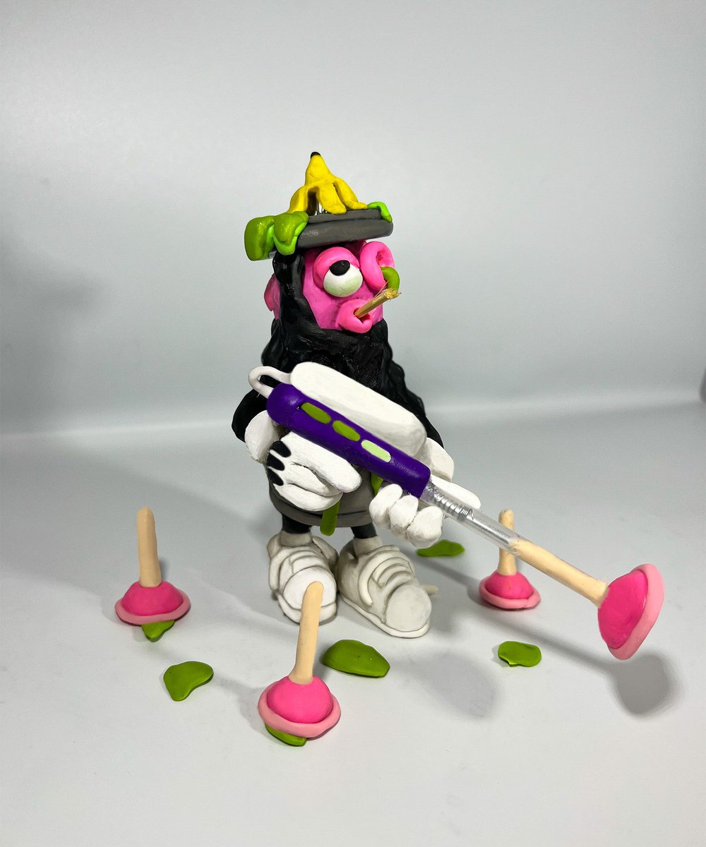 mercuryart24's tweet image. Made another toy all by hand, I chimed in too early and saw the quality of the newer submissions and had to step it up 😆🙌🏼  @MotionMarkus @jerezizzz @_typicalfriends @YoDontMentionMe @Blondie23LMD @Swan5on 
#GarbageFriends #GarbageTalk