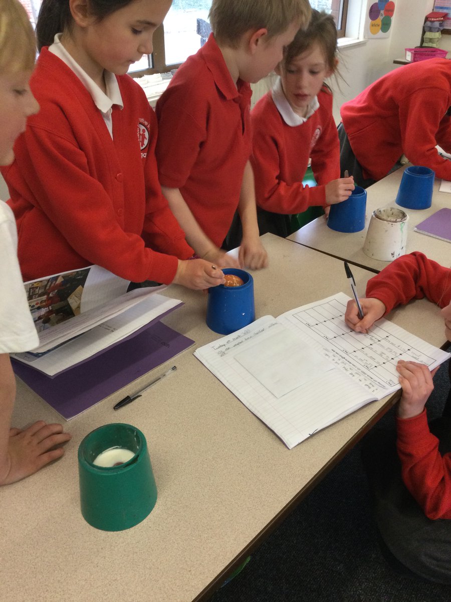 SaltergateSchs's tweet photo. Year 4 have been busy observing the effects of different liquids on tooth enamel. We used eggs instead of our actual teeth though! 😁🦷 #science #observationovertime #brushyourteeth #ks2 https://t.co/pXnLfJ58FU