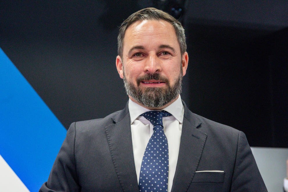 📊 ¿A quien votarías en las elecciones generales si solo se presentasen ellos?

🔃 PEDRO SÁNCHEZ 
♥️ SANTIAGO ABASCAL