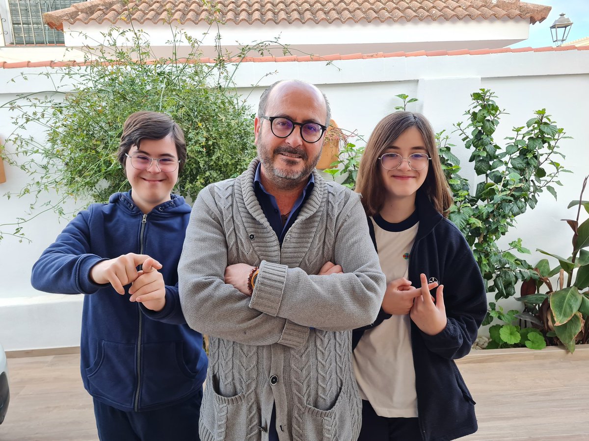flogonalf's tweet photo. Feliz Día Mundial de las Personas con síndrome de Down! 💙💛💙😉
#NoSomosUnEstereotipo 
Somos mucho mas!
@DownEspana 
@DownSevilla https://t.co/mYSioqERMM