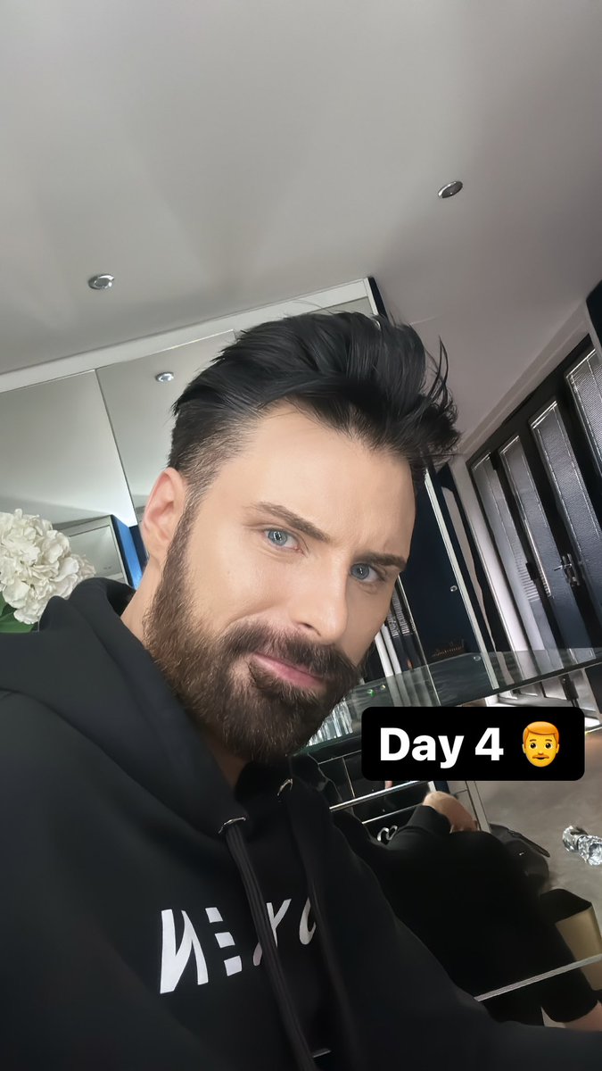 R Y L A N tweet media