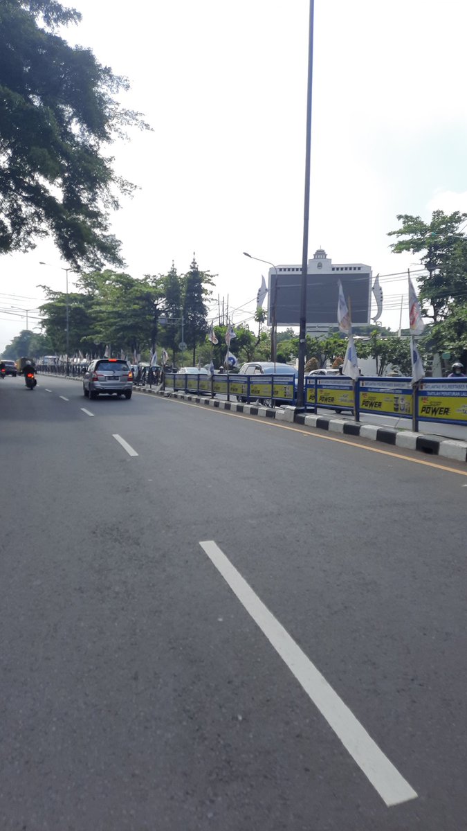 R ∀ I — tweet media