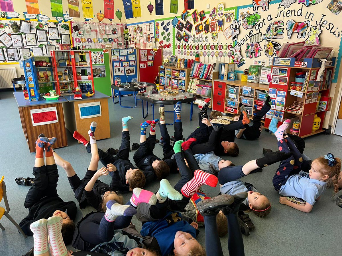 St_Thomas_ERC's tweet image. Welldone to our little learners in Primary 1 for wearing ODD SOCKS today to show solidarity for World Down Syndrome Awareness Day! #love #faith #understanding #WDSD #LotsOfSocks 🧦🧦🧦❤️💚💛💜🧡💙