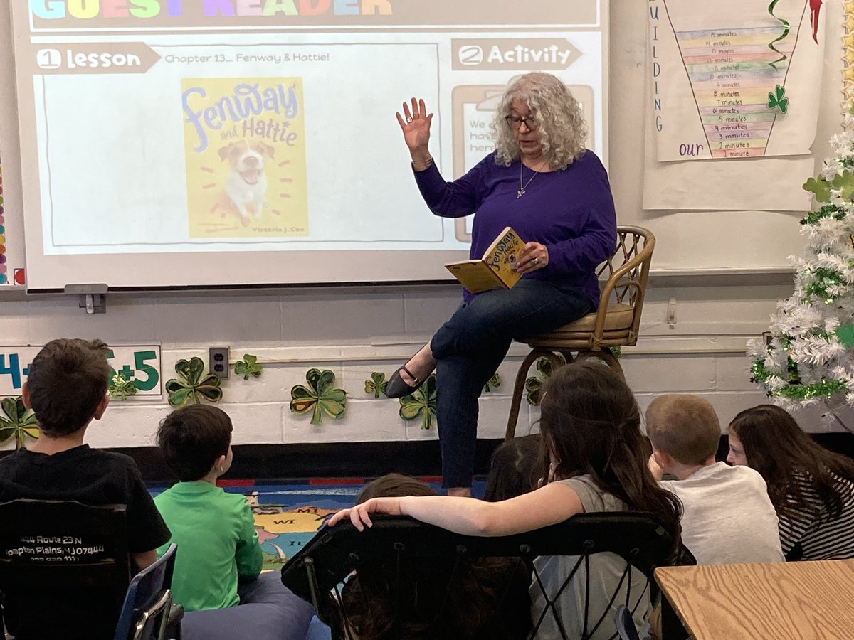 DrMatlosz's tweet image. A big thank you to @2bringinglight2 Mrs. O’Brien for taking part in UGL’s One Book One School program! @uglpta @m1sspappas