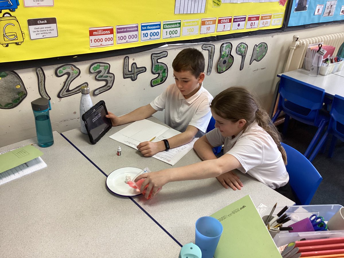 Vernon56KS2's tweet photo. We are gathering and recording data this afternoon. We have learnt all about dissolving. Ask us what we did in our investigation! #VPPScience https://t.co/ETPHIYLA0C