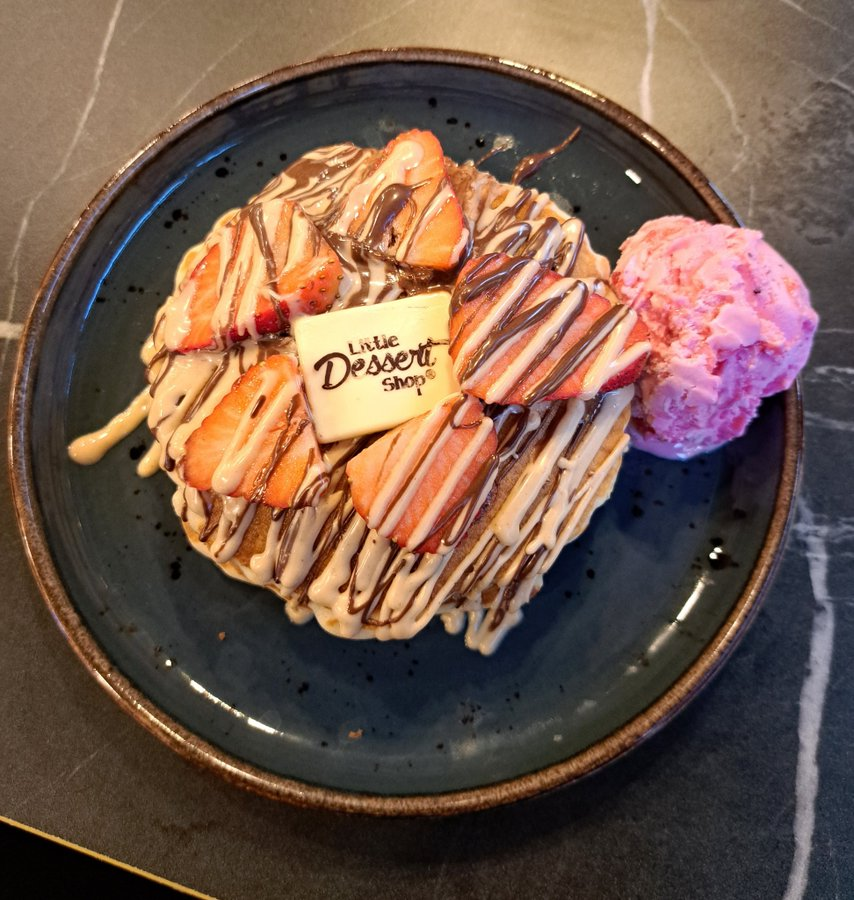 thetravellocker's tweet photo. I have discovered the fantastic @LittleDessertSh Welcome to #Daventry #Northamptonshire #SweetSuccess #DiscoverDaventry #LittleDessertShop #Desserts #pancakes
@VisitEngland @Love_Daventry #EnglishTourismWeek23 https://t.co/VSWvLpC7bF https://t.co/56rsVYa8u2