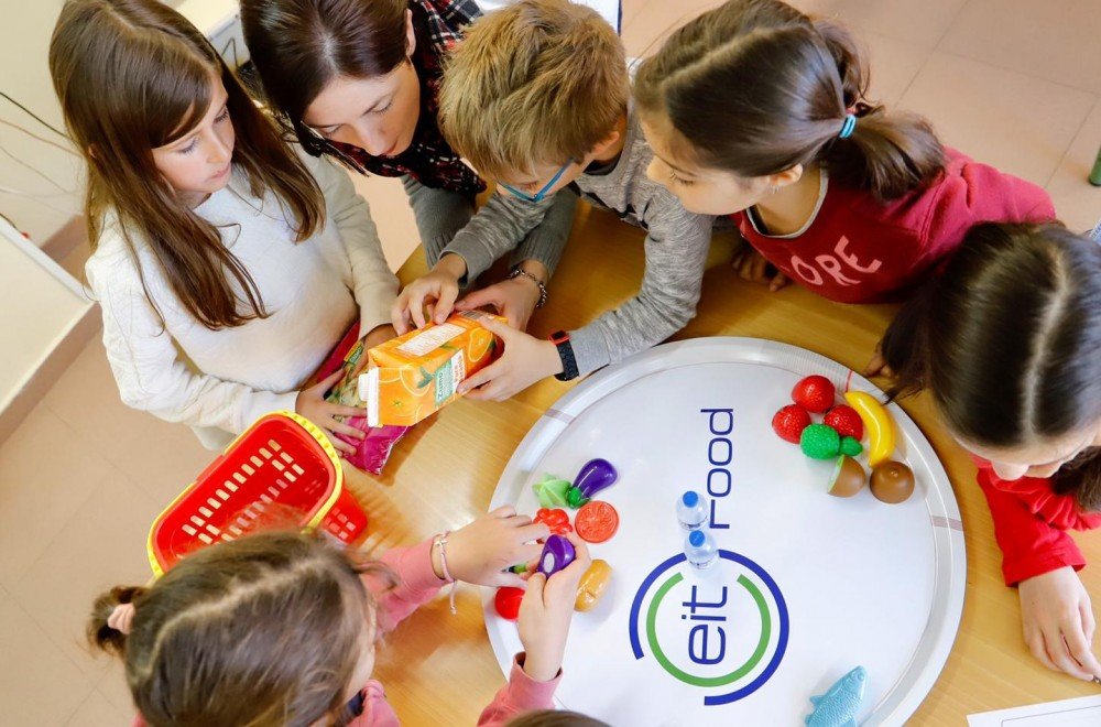 em203monishad's tweet photo. To conquer childhood obesity, it starts with early education and developing a healthy lifestyle! #EM203 https://t.co/A4JxeYPHjI