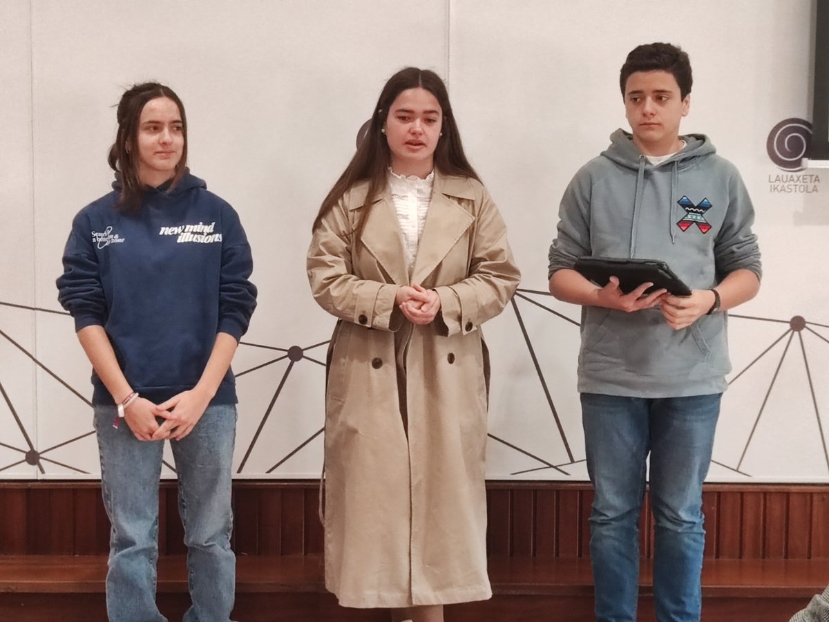 lauaxetaikastol's tweet photo. 📌🙂👉
Alumnos-as de Lauaxeta obtienen 7 premios en la feria de ciencias Exporecerca y acudirán a la feria internacional de ciencias Milset de México. Zorionak!
#LauaxetaIkastola #Exporecerca #Premios #Sariak #DBH #ESO #Zientzia @magmarecerca
https://t.co/ZBZ1D1aj4J https://t.co/lCvQKWgHro