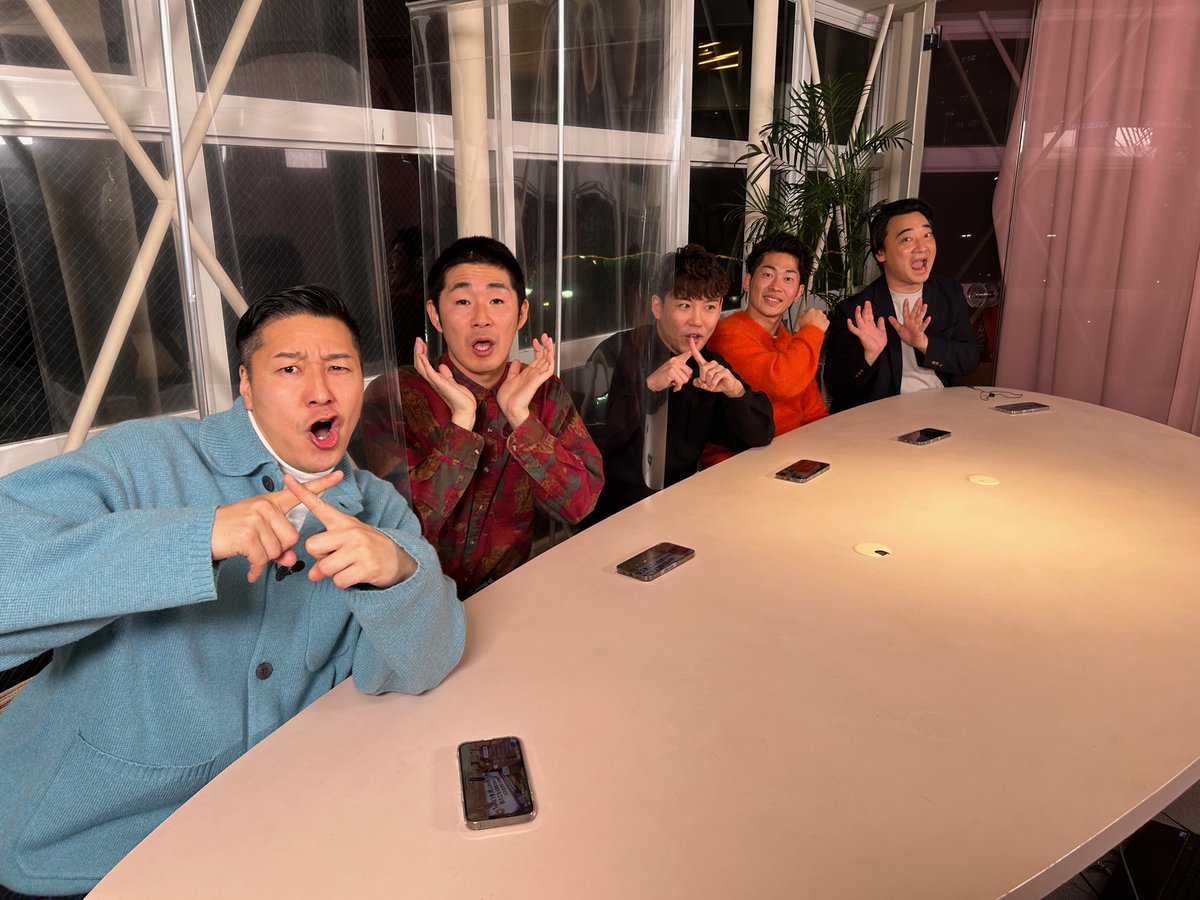 metachocopla's tweet image. 本日第23回目放送🎉
チョコプラMCの#メタバースプラネット🪐
テレビ東京で本日深夜2時から放送🌕
ゲストに#ジャングルポケットを迎え、月面劇場内での公開収録企画「メタバースクイズ対決」後半戦を実施💁‍
アバター作成をかけた芸人のネタも必見🙆‍
スマホ片手に月面劇場をお楽しみください🙇‍🙇‍