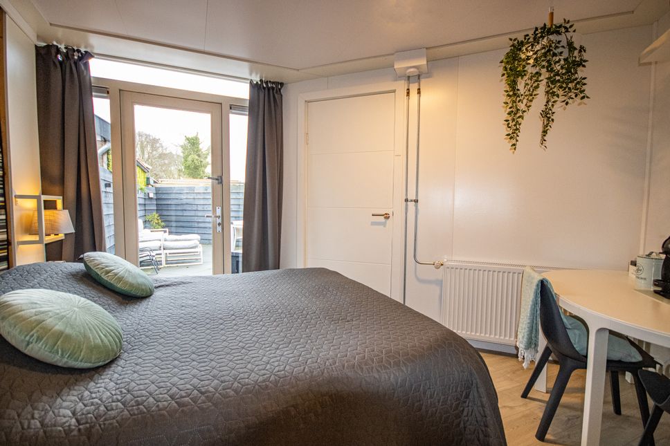 Ben je op zoek naar een verblijfsplaats voor het hele gezin? Dan ben je bij BBBergen aan het juiste adres! De B&amp;B beschikt over een woon-speelkamer met een zitbank, speelhoek en spelcomputer.  #bedandbreakfastnl (bit.ly/3JpXXRC)