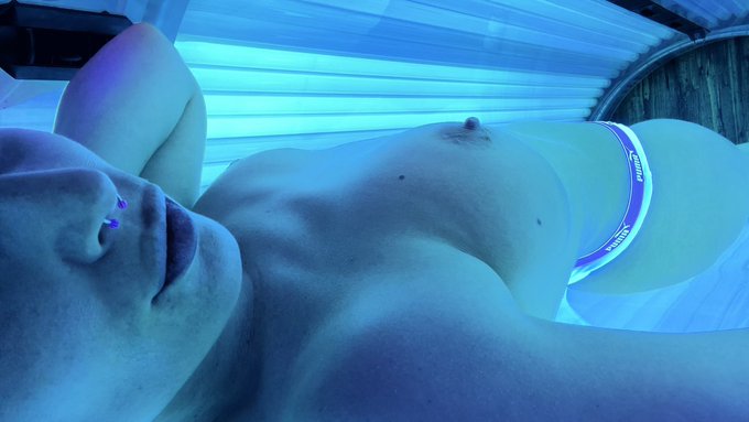 Sun 🤷🏼&zwj;♀️ https://t.co/Klxhc2GiBJ