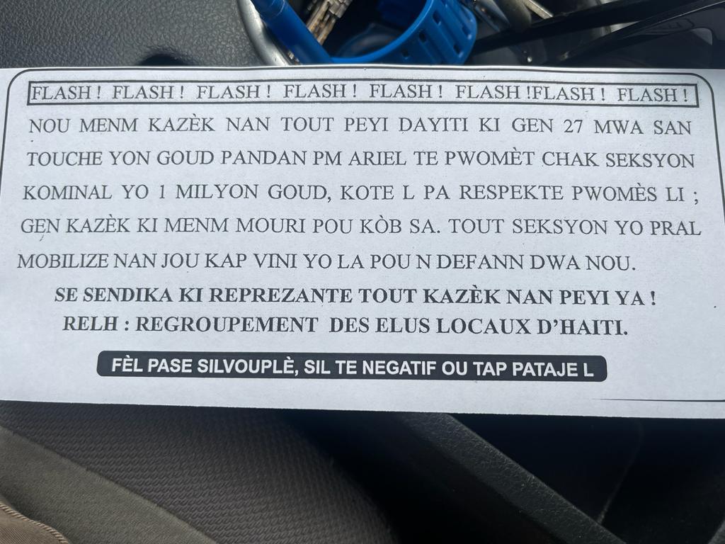 sourcefiableinf's tweet photo. Le syndicat des CASECs, #RELHregroupementdeséluslocauxdHaiti ,annonce les couleurs . Via un flyer, le syndicat se dit etre prêt à mobiliser contre le Gouv.@DrArielHenry @PrimatureHT pour leur 27 mois d arriéré de salaires et la promesse d'1 million de gdes jamais effectuée. https://t.co/XaUzSfGwNt