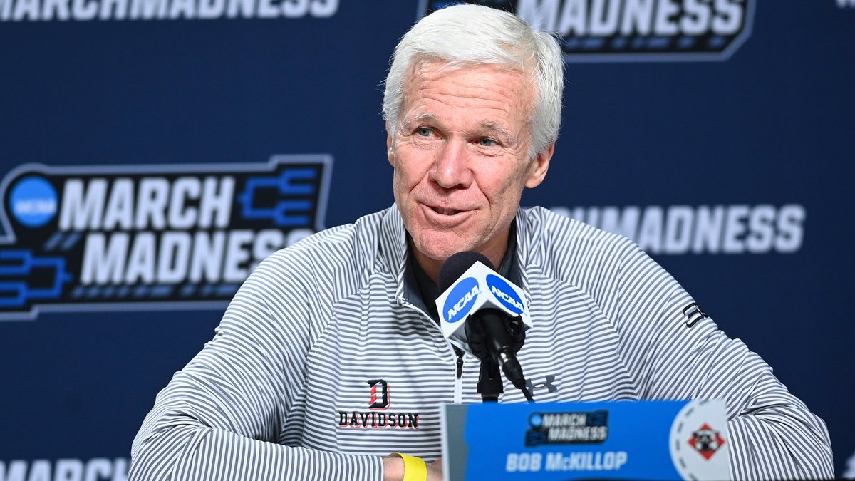 DavidsonMBB's tweet photo. McKillop, Smith to be presented with Dean Smith Award

USBWA Press Release ⤵️
https://t.co/Ewx7u9JWnh https://t.co/MjGAuUo3ld
