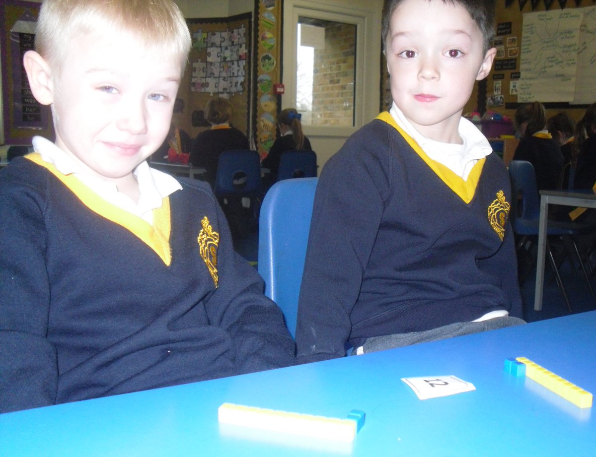 StaplehurstSch's tweet photo. Year 1 have been exploring place value using Dienes blocks this week. They enjoyed taking turns to pick a number and then working with their partner,  to build it using the blocks. They checked and compared their work in their groups. https://t.co/FPtTM6EpJN