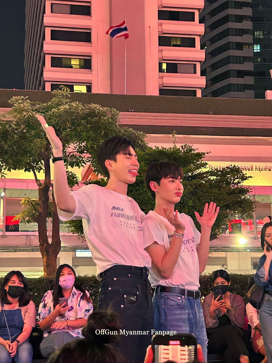 หล่อมาก 💚

#คนหล่อขอทำดีปี16
#ออฟกัน #OffGun <a href="/off_tumcial/">ออฟที่แปลว่าปิดประตูแพ้</a> <a href="/AtthaphanP/">ATTHAPHAN PHUNSAWAT</a>