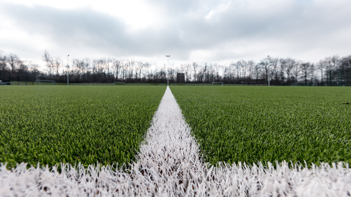 Vor gut vier Monaten konnten wir die Fertigstellung eines Kunstrasenplatztes für den Erler SV 08 in Gelsenkirchen feiern. 🌱

Alle Infos gibt es hier: bit.ly/3JBEptL

#kunstrasen #fussball #gelsenkirchen